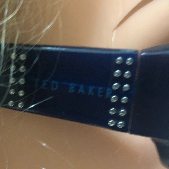 Ted Baker purple sunglasses with a cute design - Picture 4 of 8